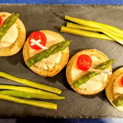 Cheese and Champagne Pate Bites with Asparagus