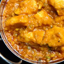 Chicken Curry with Potatoes and Peas
