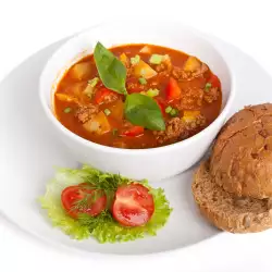 Minced Meat Soup with Peppers