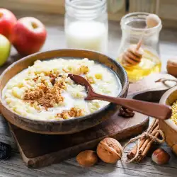 Creamy Millet Porridge with Prunes