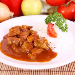 Beef Wine Kebabs with Rice
