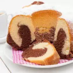 Sponge Cake with raisins