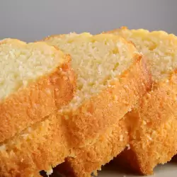 Sponge Cake with powdered sugar