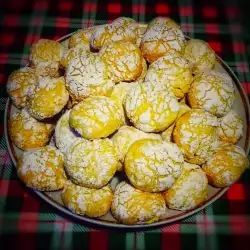 Christmas Crinkle Cookies with Turmeric