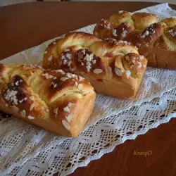 Threaded Easter Bread with Eggs
