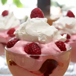 Egg-Free Pudding with Raspberries