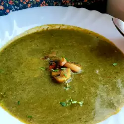 Creamy Spinach Soup with Onions