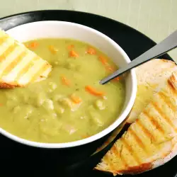 Pea Soup with Carrots