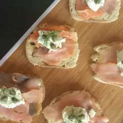 Crostini with Cream Cheese and Salmon