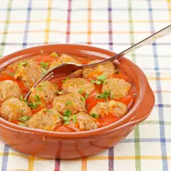 Meatballs with cloves