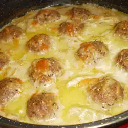 Meatballs with Sauce and Peppers