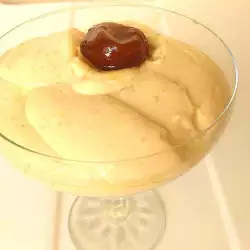 Light Pudding with Cream