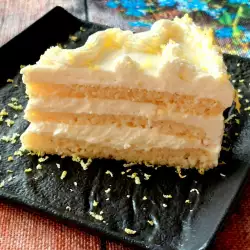 Cream Cake with lemons