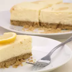 Super Easy Lemon Cheesecake