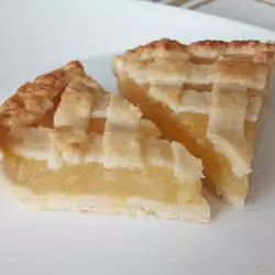 Pie with vanilla