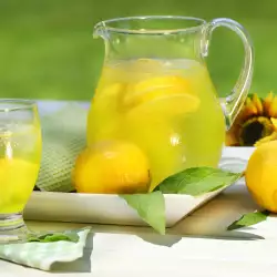 Homemade Lemonade with Soda Water