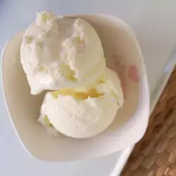 Egg-Free Ice Cream with Milk