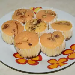 Muffins with Walnuts and Jam