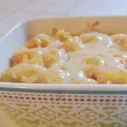 Oven-Baked Macaroni with Cream and Cheese