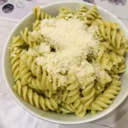 Pesto Pasta with Cream