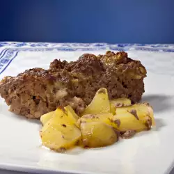 Dish with Potatoes and Mince