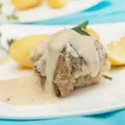 Creamy Sauce with Processed Cheese for Steaks
