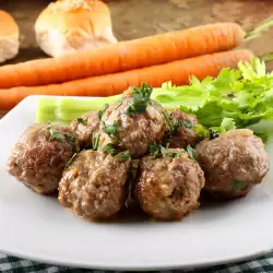 Pan-Fried Meatballs with Broth