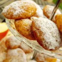 Apple Dessert with Powdered Sugar