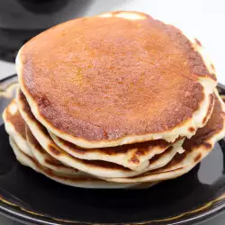 American Pancakes with Bananas