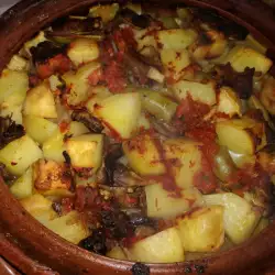 Güveç with potatoes