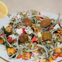 Simple Crab Stick Salad with Mussels