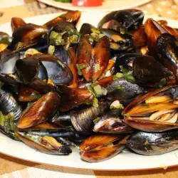 Pan Seared Mussels with Wine