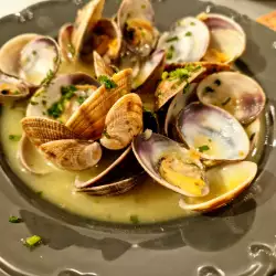 Venus Clams in Salsa Verde