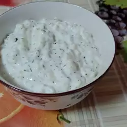 Yogurt Salad with Zucchini and Dill
