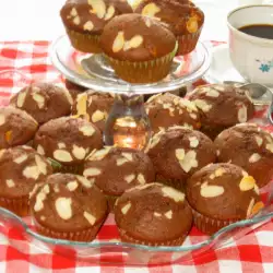 Cocoa Muffins with Almonds