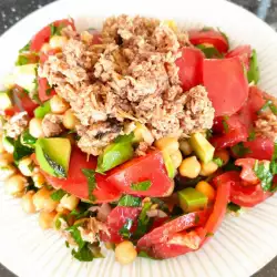 Tuna Salad with Chickpeas