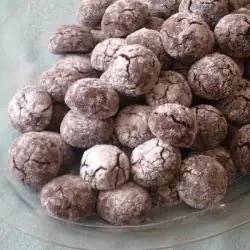 Crinkle Cookies with cocoa