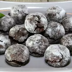 Crinkle Cocoa Cookies with Walnuts
