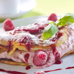 Omelette with cream