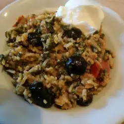 Spinach with Rice and Olives