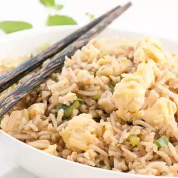 Chinese-Style Rice with Eggs