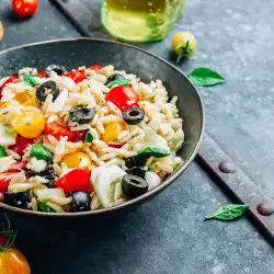 Fresh Greek Orzo Salad with Lemon Dressing