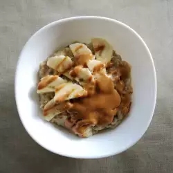 Oatmeal Porridge with Bananas
