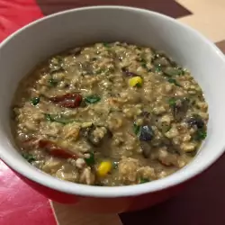 Oatmeal with Mushrooms, Spinach and Dried Tomatoes