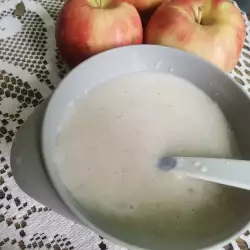 Porridge with apples