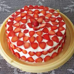 No-Bake Dessert with Strawberries