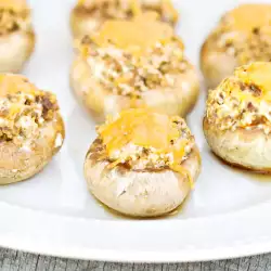 Mushrooms Stuffed with Cottage Cheese