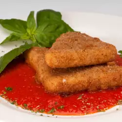 Fried Cheese with Beer and Tomato Sauce