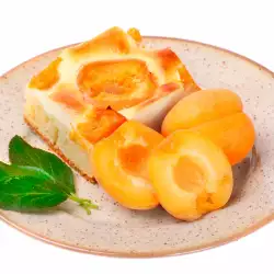 Apricot Cake with Honey
