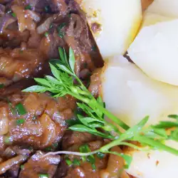 Güveç with onions